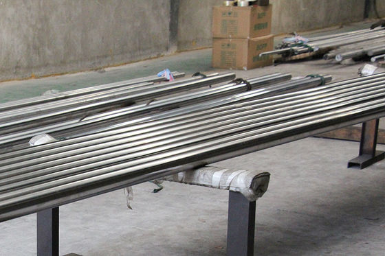 Comprar Varilla de pistón cromada de alto rendimiento con resistencia a la tracción de 800-1000 MPa, dureza HRC 60-65 y acabado superficial pulido para sistemas hidráulicos Fabricación en línea