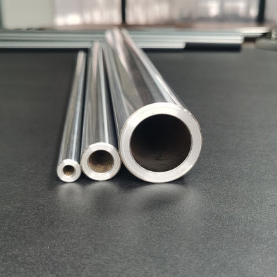 Acero duro con barra cromada resistente al desgaste 0,2 mm/m Dirección